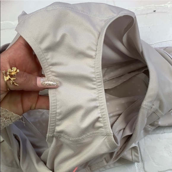 🍋Lululemon Speed Short! - Picture 6 of 8